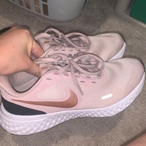 Never worn!!! Brand new nike running/hiking shoes